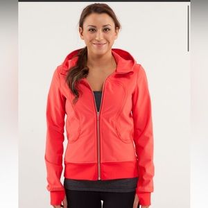🍷 rare Lululemon softshell Uba hoodie | size 6, love red